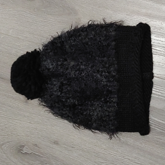 Winter hat l made in italy l black l warm l winter l italian l hat - Picture 1 of 4
